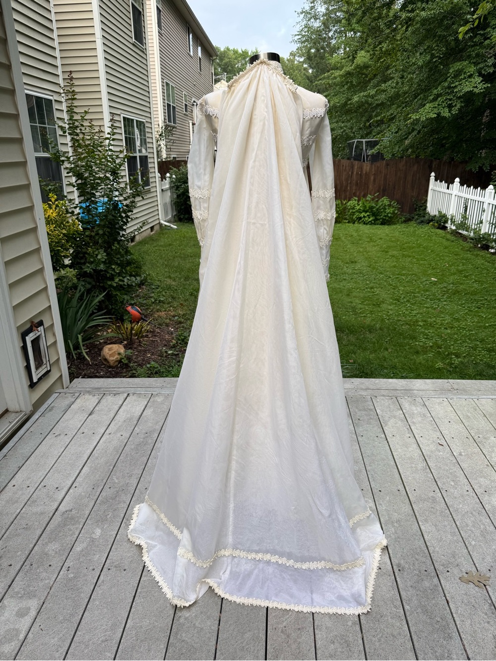 Vintage 1970 Hutzler Bros Bridal Ivory Lace Wedding Dress - Picture 4 of 11